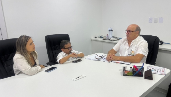 Visita do vereador Gabrielzinho e sua assessora Carolina Moreira na APAE Florianópolis
